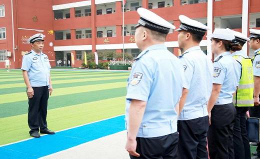 【襄城县公安局】襄城县公安局交警大队联合多部门开展校车安全检查为学生出行保驾护航