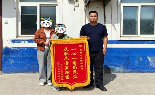 【长葛市公安局】暖心送童归 锦旗显温情